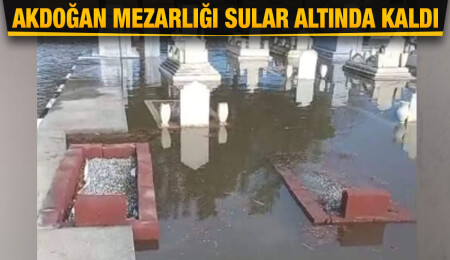 Akdoğan Mezarlığı’nda yağmur sonrası su birikintileri oluştu