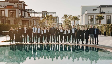 Kıbrıs Developments’ten yine bir ilk: Natura’nın anahtar ve tapu teslimi ‘phygital’ bir etkinlikle gerçekleşti