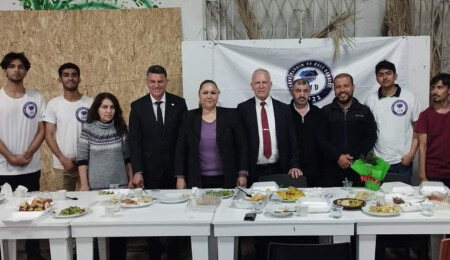 Lefke Yardım ve Halk Derneği, Kadir Gecesi münasebetiyle iftar yemeği verdi