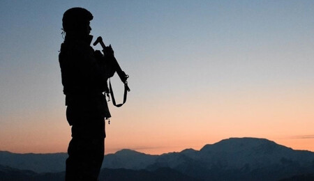 Irak'ın kuzeyindeki barınma alanlarından kaçan PKK'lı 3 terörist Habur'da teslim oldu