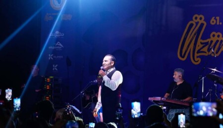 Mehmetçik Üzüm Festivali'nde Ferhat Göçer sahne aldı