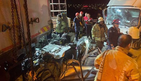 İstanbul'da zincirleme trafik kazası: 4 çocuk yaşamını yitirdi, 4 kişi yaralandı