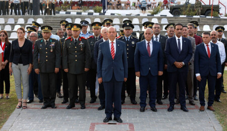 Tatar Lefke’deki törende vurguladı: Şu an onurumuzla yaşıyorsak bunu Barış Harekatı’na borçluyuz
