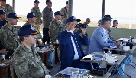 Cumhurbaşkanı Ersin Tatar, Şht. Plt. Yzb. Cengiz Topel Akdeniz Fırtınası Tatbikatı’nı izledi