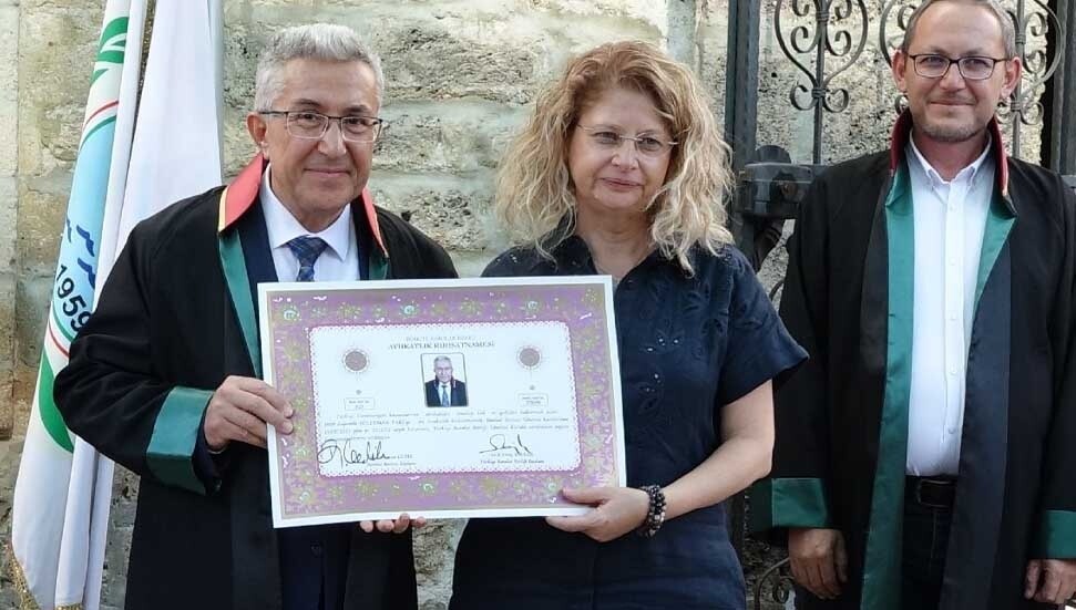 40 yıl diş hekimliği yaptı, 63 yaşında avukat oldu