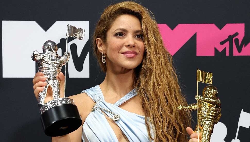Shakira, Gerard Pique’den intikam almaya doyamıyor… Şovuyla geceye damga vurdu