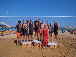 Amatör Plaj Voleybol Turnuvası şampiyonu “Oynadıkça Yanıyoruz” oldu