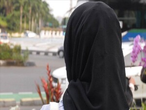 Belçika’da Doğu Flandre bölgesi okullarındaki başörtüsü yasağı Danıştaya götürüldü