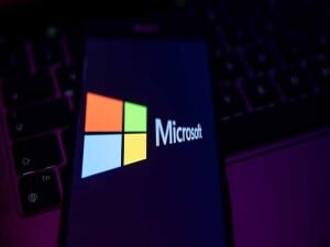 Microsoft'tan dev yapay zeka anlaşmaları