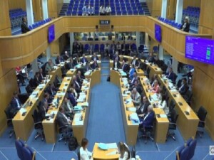 Avrupa Tutuklama Emri ile ilgili değişiklik yasası Rum meclisinden geçti