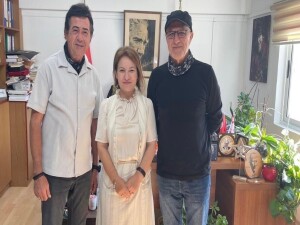 Retro Çalgıcıları, “Mağusa Limanı” klibini Kültür Dairesi’ne takdim etti