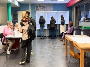 Hollanda’da genel seçim başladı: 27 parti 150 sandalye için yarışıyor