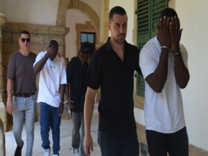 Lefkoşa’da uyuşturucu operasyonu: 3 yabancı uyruklu zanlı 60 gram maddeyle tutuklandı