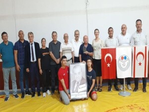 Güreşseverler Derneği, 20'nci Rifat Şener Güreş Hizmet Ödülü’nü Reşat Tekin’e verdi