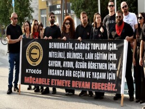 KTOEÖS, Atatürk’ün 87’nci ölüm yıldönümü dolayısıyla Millî Eğitim Bakanlığı önünde açıklama yaptı