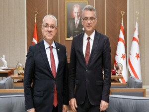 Cumhurbaşkanı Erhürman, 15 Kasım kutlamaları kapsamında DSP Genel Başkanı Aksakal’ı kabul etti