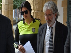 Ercan Havaalanı’ndaki Duty Free dükkanından ürün çalmakla itham ediken zanlı 15 gün tutuklu