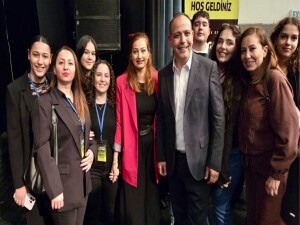 Akdeniz Karpaz Üniversitesi öğrencileri, 9. Engelsiz Sanat Gecesi’nde Perde arkasında aktif rol üstlendi