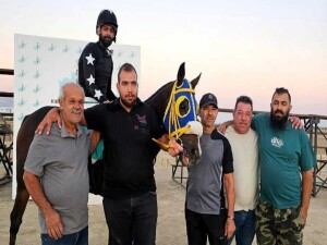 Kıbrıs Türk At Yarışları'nın düzenlediği Cumhuriyet Bayramı Kupası'nın sahibi “Royal Secret”