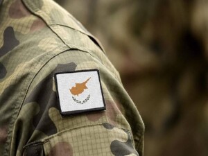 Güney Kıbrıs'ta gönüllü kadın askerlik uygulamasına sadece iki başvuru: Aceleye alınmış bir karar