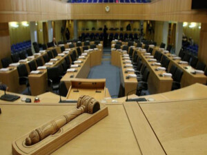 Yukarı Lefkara’daki Kıbrıslı Türk ev ve arazilerinin kötü yönetimi Rum Meclis'inin gündeminde