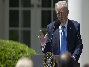 Trump’tan Epstein sorusu soran muhabire: Sessiz ol!