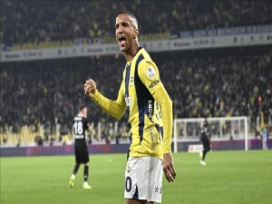 Fenerbahçe'de Rodrigo Becao kadro dışı bırakıldı