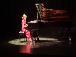 Kıbrıslı Türk piyanist Rüya Taner Kahire'de sahne alacak