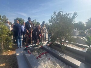 Zehra-Özker Özgür mezarları başında anıldı