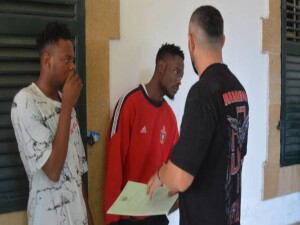 Satışa hazır uyuşturucu bulundurmakla itham edildiler: 3 gün tutuklu kalacaklar