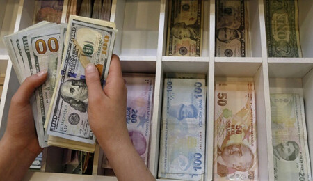 İktisatbank piyasa analizi: TL'nin cazibesi azalırken yatırım fonlarında dolarizasyon eğilimi ivme kazanıyor