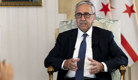 Mustafa Akıncı'nın kalbine pil takıldı