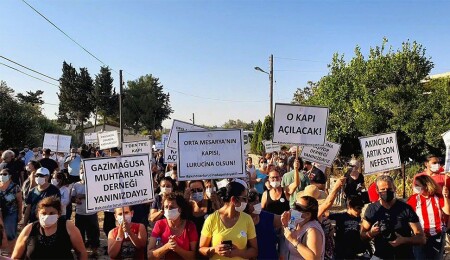 Luricina halkı kapı için yürüdü; eyleme Tatar da katıldı!
