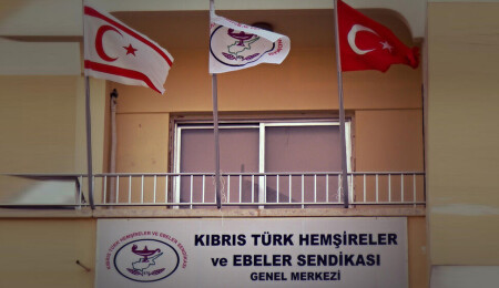 Hemşireler ve Ebeler Sendikası'ndan Sağlık Bakanlığı'na kınama