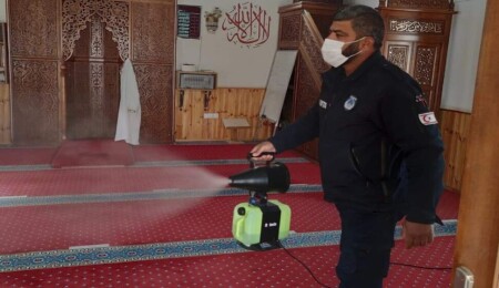 Beyarmudu Belediyesi’ne bağlı camiler ilaçlandı