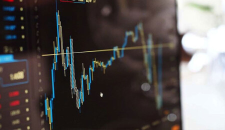 İktisatbank'ın piyasa analizi: Güvenli limana kaçış; hisse senetleri satılıyor, altın rekor kırıyor!