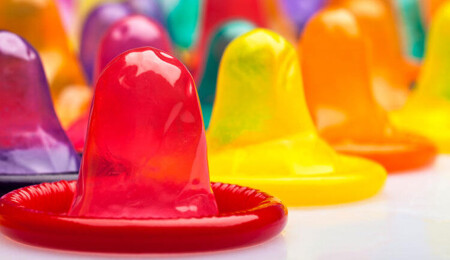 Doğum oranını artırmak isteyen Çin, prezervatife vergi getiriyor