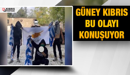 Bir bayrak yakma daha... Bu kez Yunan Bayrağı