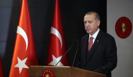 Simerini gazetesi: Türkiye Ege’yi bloke ediyor