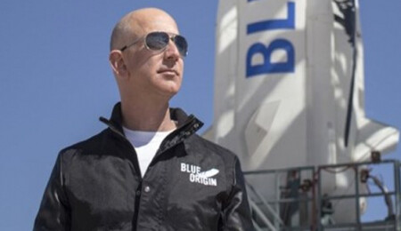 Blue Origin: Jeff Bezos'a ilk uzay yolculuğunda 18 yaşında bir genç eşlik edecek