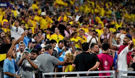 Copa America'da olaylı maç: Darwin Nunez, tribüne çıkıp taraftarla yumruklaştı