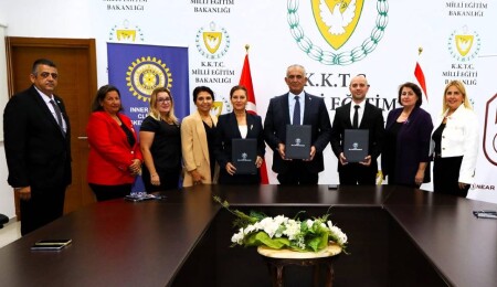 İhtiyaç sahibi öğrencilere destek için 'Teen Card' projesi hayata geçirildi