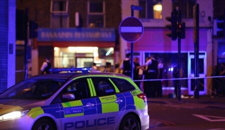 İngiltere'nin Leeds kentinde çıkan olaylara karışan 20 kişi gözaltına alındı