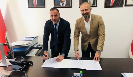Akdeniz Karpaz Üniversitesi ve Başbakanlık arasında burs protokolü imzalandı