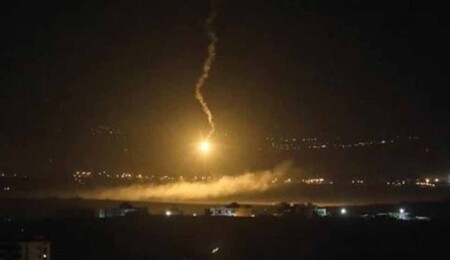 ABD ile İngiltere Yemen’in iki kentini bombaladı