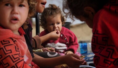 Gazze'nin kuzeyindeki El-Avde Hastanesi'nde ilaç ve gıda stokları tamamen tükendi