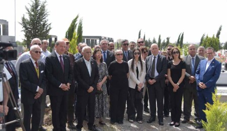 Rüstem Tatar üçüncü ölüm yıl dönümünde mezarı başında anıldı