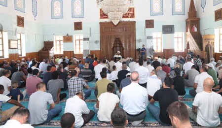 Bazı camilerde Erenköy şehitleri ve Gazze'de hayatını kaybedenler için mevlit okutuldu