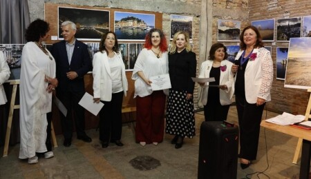 Sibel Tatar: Sanatın açtığı ışıkta ilerleyelim