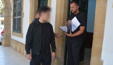 13 yaşındaki çocuğun cinsel görüntülerini yaymakla itham edildi!